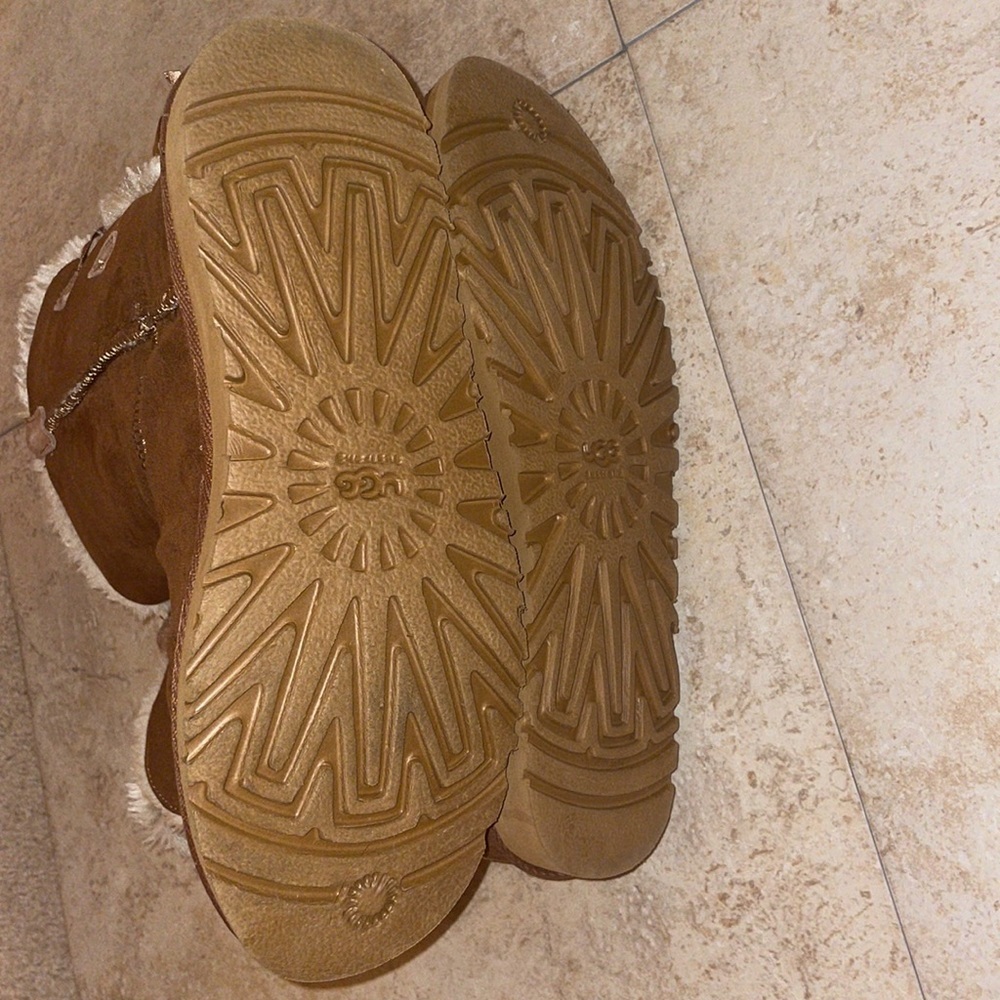 UGG Bailey Bow II NWOB Chestnut Brown Tan - Picture 10 of 10